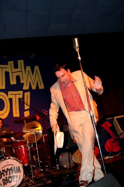 min 2006 11 24 riot 112